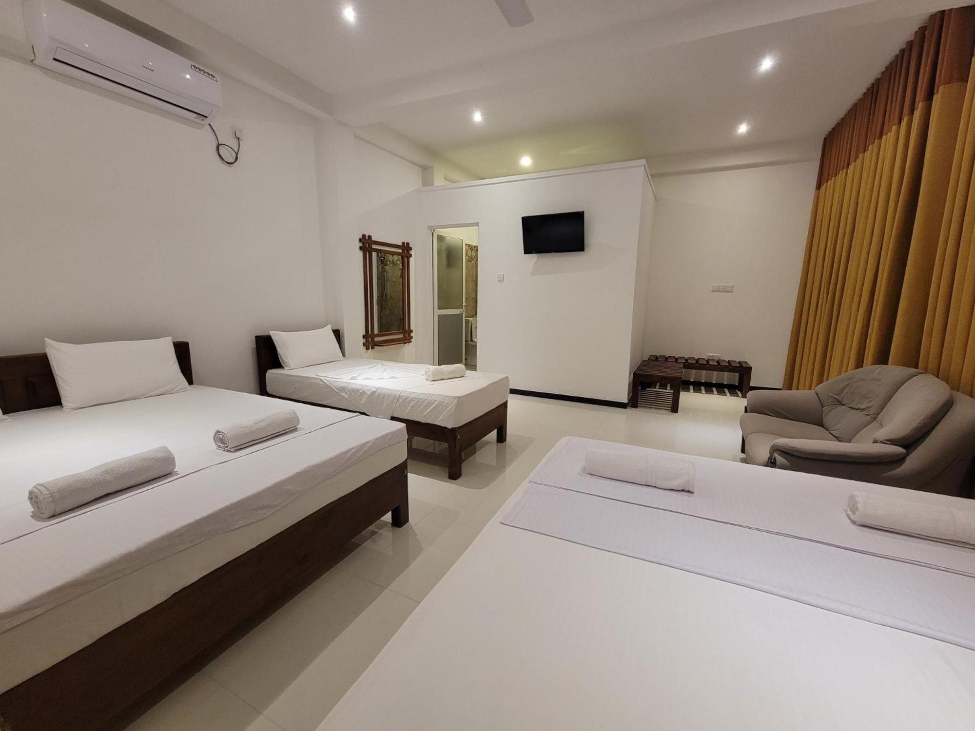 Jami River Side Hotel & Yala Safari Place Тиссамахарама Экстерьер фото
